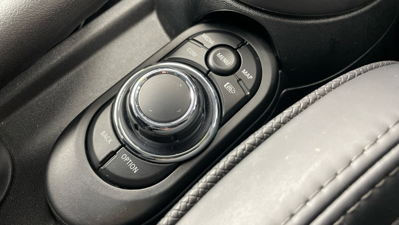 MINI Hatchback 2.0 Cooper S Exclusive 3dr Auto Petrol Hatchback